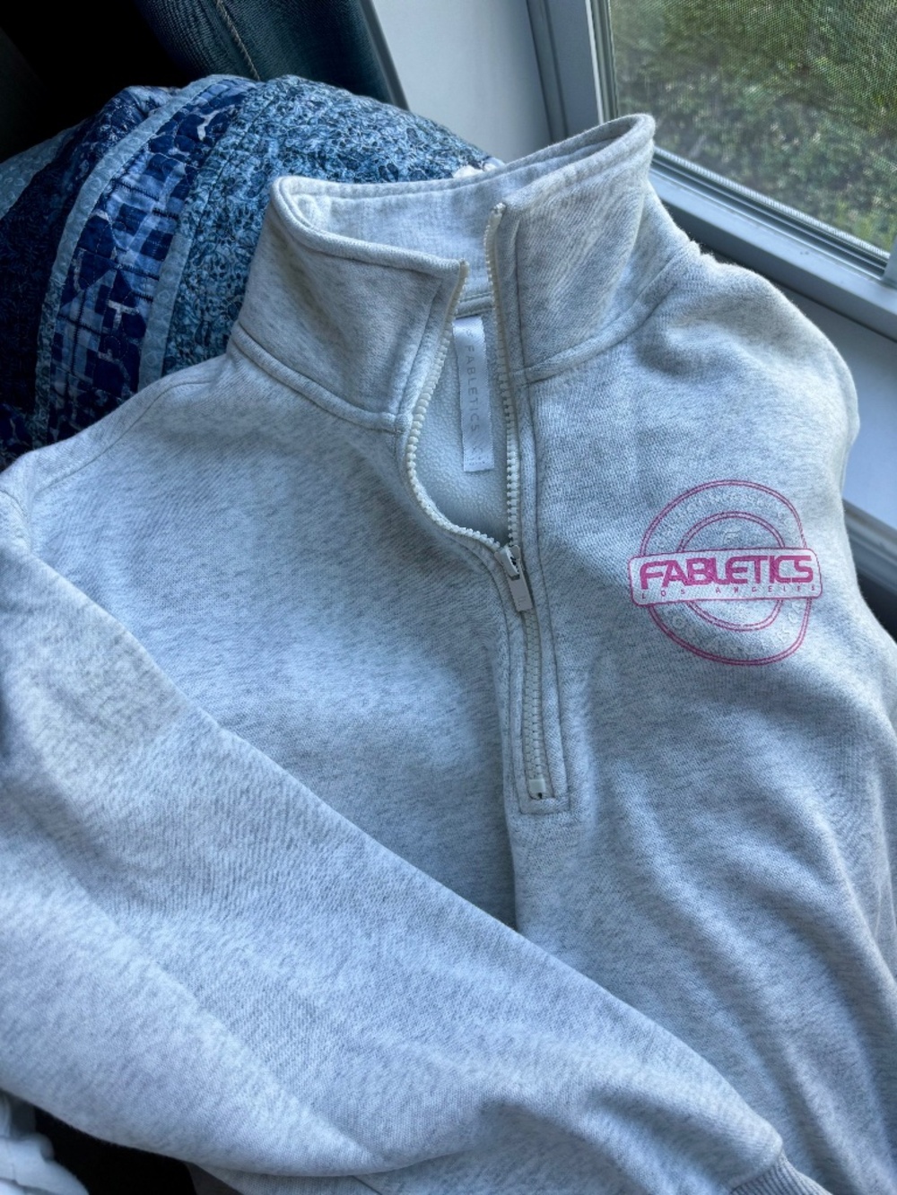Fabletics XS Quarter Zip Pullover Light Gray Heather
